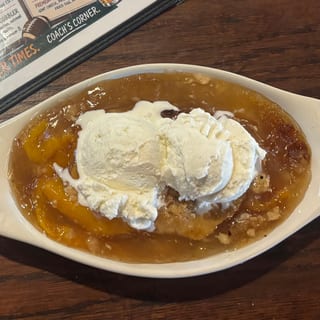 Peach Cobbler à la mode